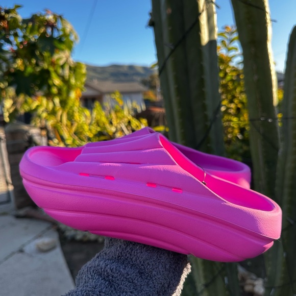 Women’s UGG Foamo Dragon Fruit Slides #8 - Picture 2 of 8